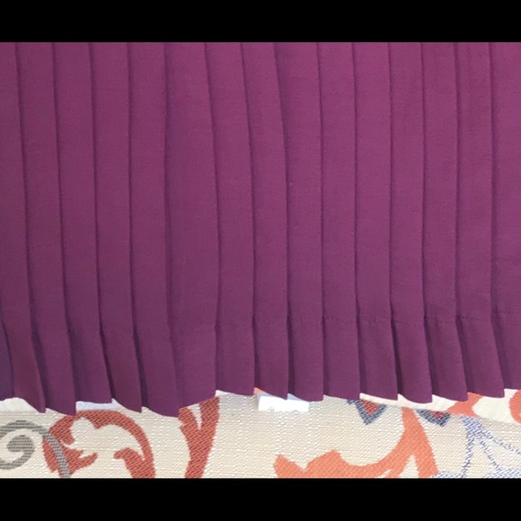 American Eagle Pleated Embroidered Tank Top - Picture 6 of 7